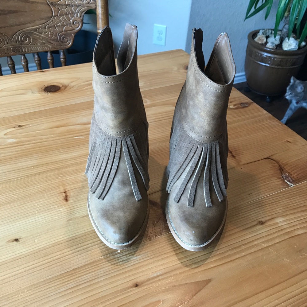 Boutique boots